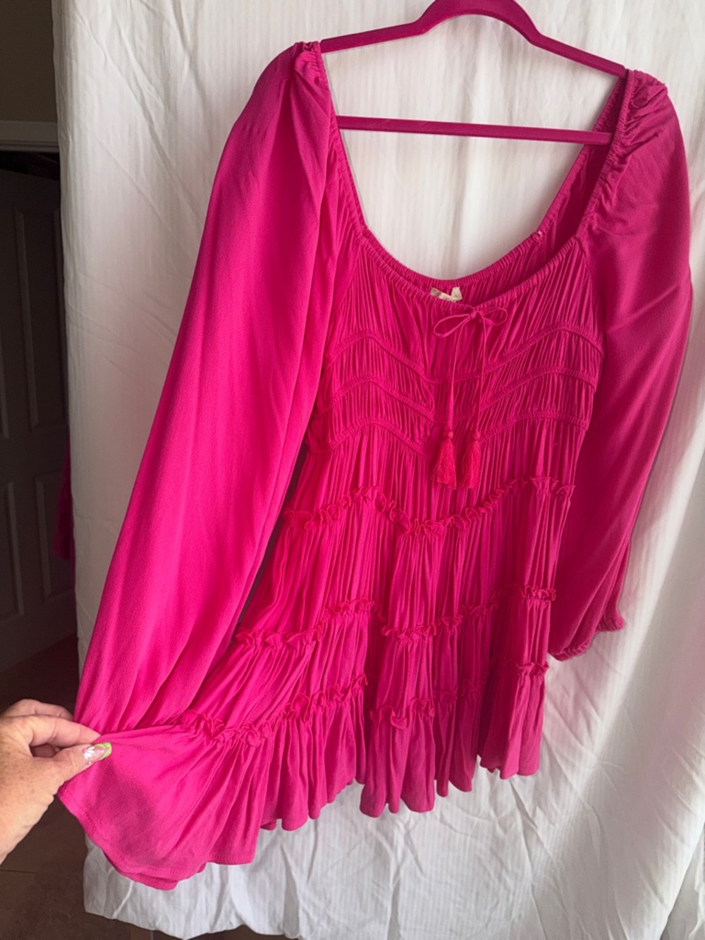 BNWT boho. Chelsea & Violet Bright Fuchsia Peasant Tunic with Smocked Tiers